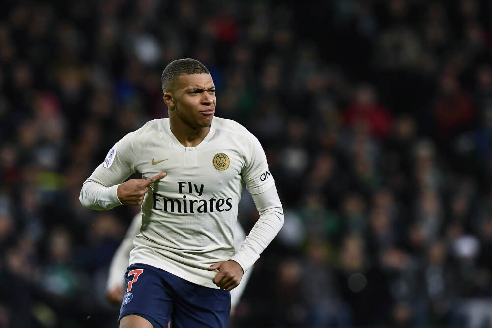 四年三帅、亏损超百亿，阿维塔“高端豪华梦”的舍与得